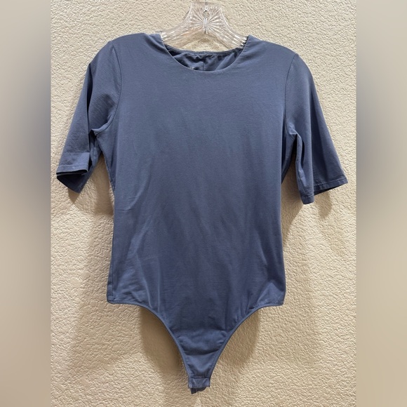 Everlane Classic Blue Short Sleeve Bodysuit - Picture 2 of 4